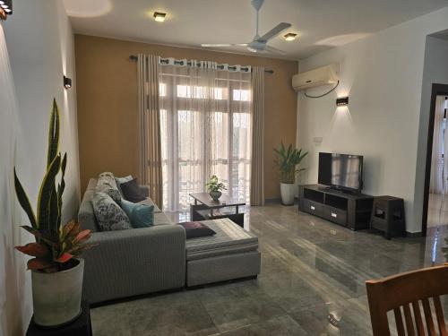 Lakeview Apartment With Modern Interior And Facilities 20336046 — Battaramulla South