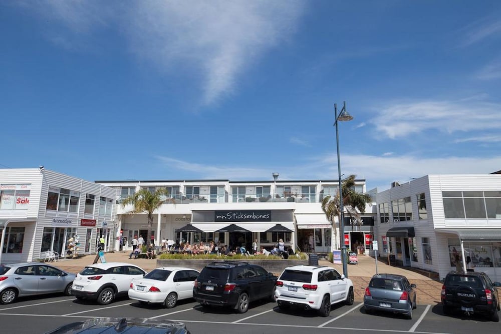 Shells Apartments — 4-Star Luxury Hotel in Sorrento, Australia