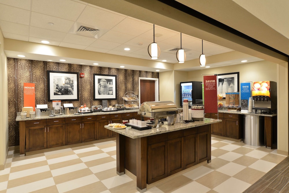Hampton Inn & Suites Chippewa Falls - photo 33