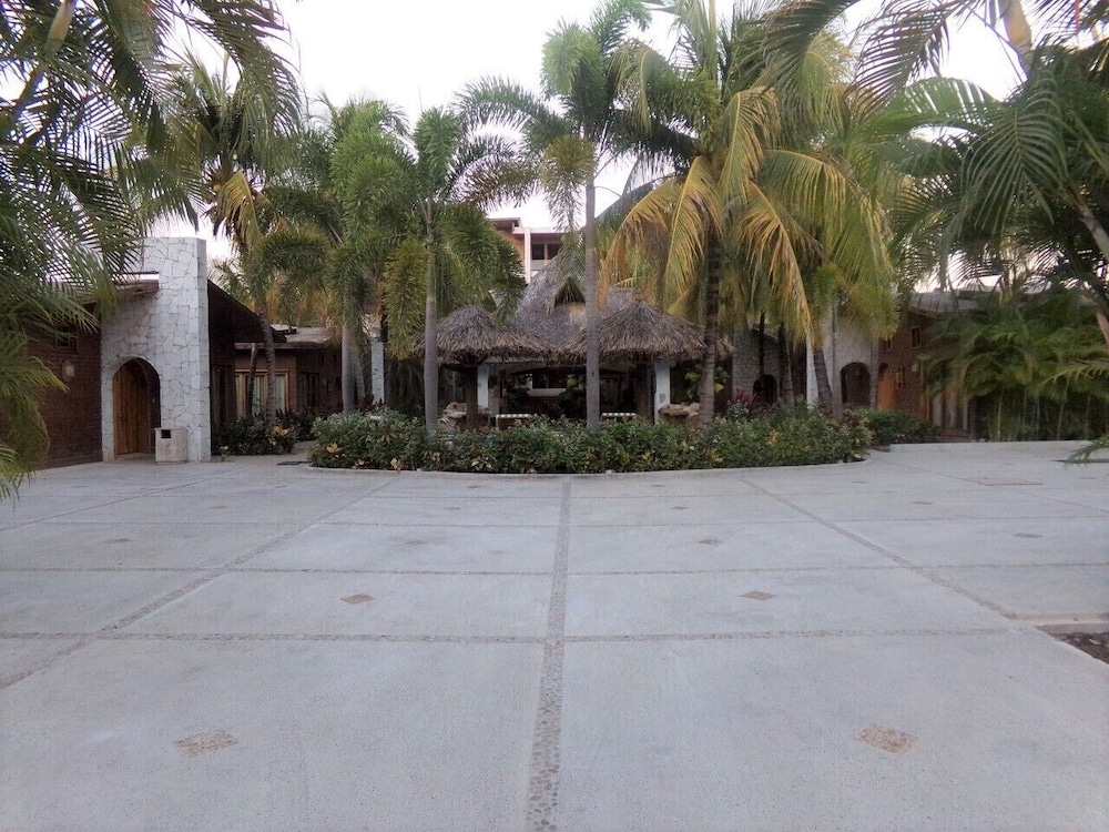 Hotel Casa del Lirio Diamante - carbon neutral hotel in Acapulco De Juarez