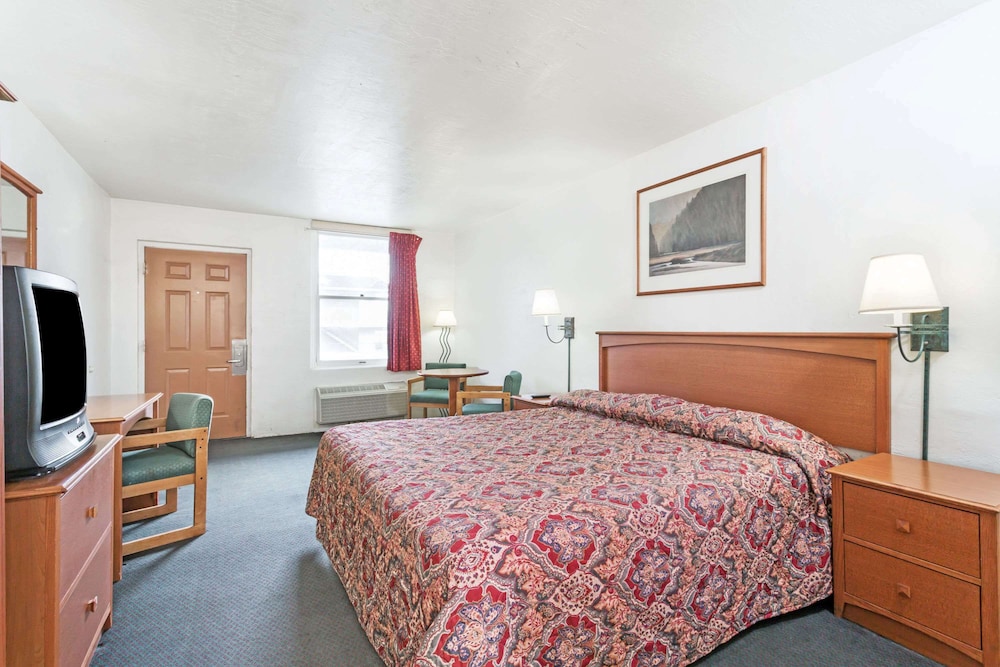 Americas Best Value Inn Wendover - photo 7