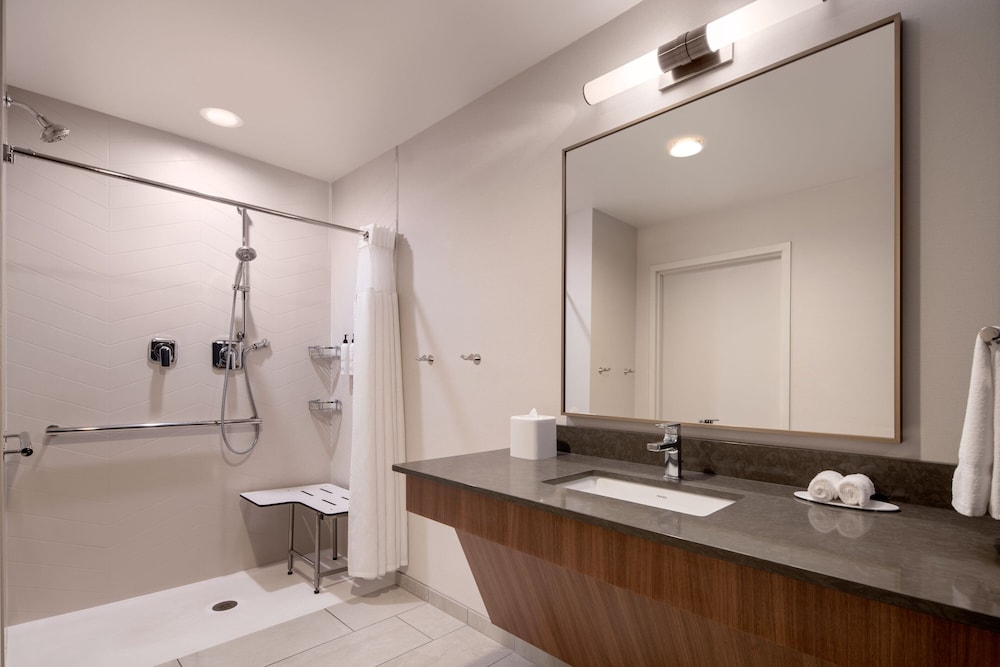 Fairfield Inn & Suites by Marriott Cleveland Tiedeman Road - photo 15