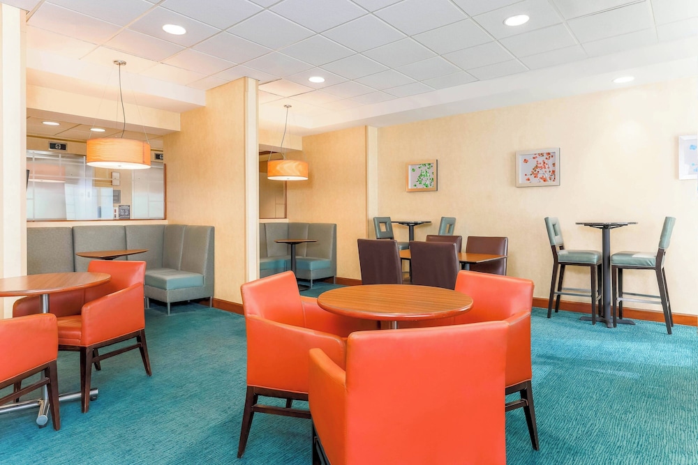 Residence Inn by Marriott Chicago Oak Brook - photo 24