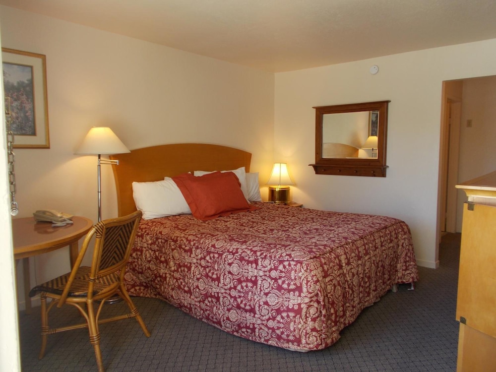 Colusa Riverside Inn - photo 9
