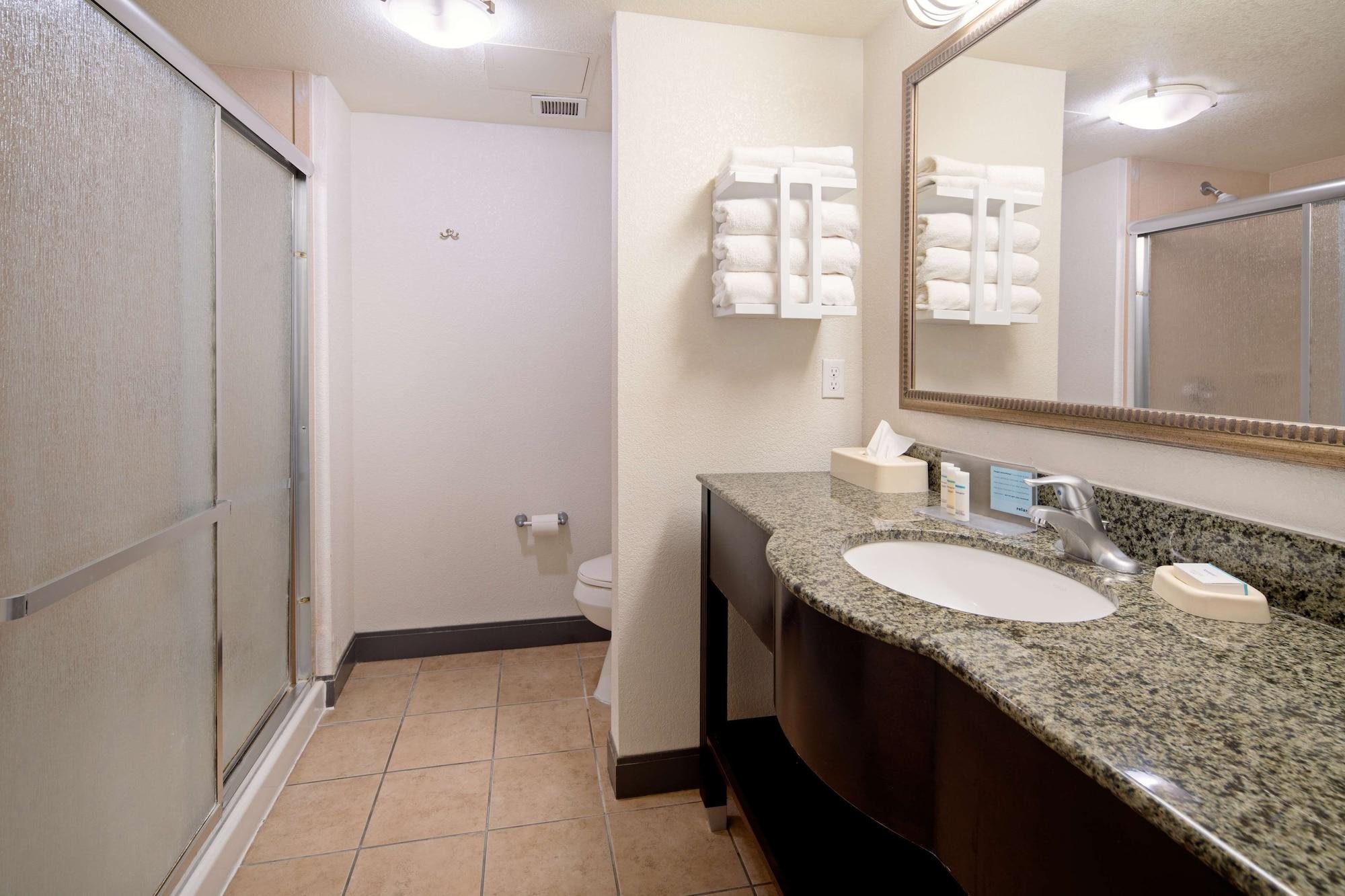 Hampton Inn & Suites Bakersfield Hwy 58 CA - photo 29