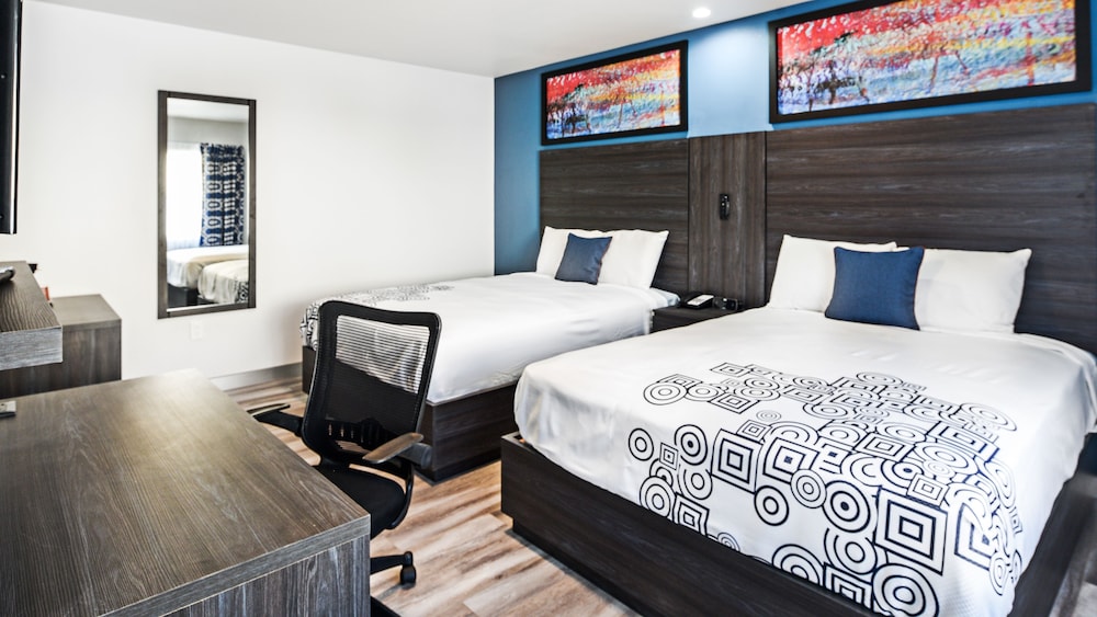 Parkside Inn Anaheim - photo 7