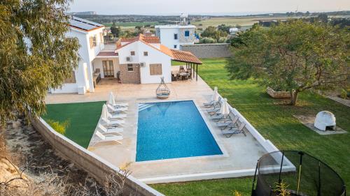 Konnos Villa 1
