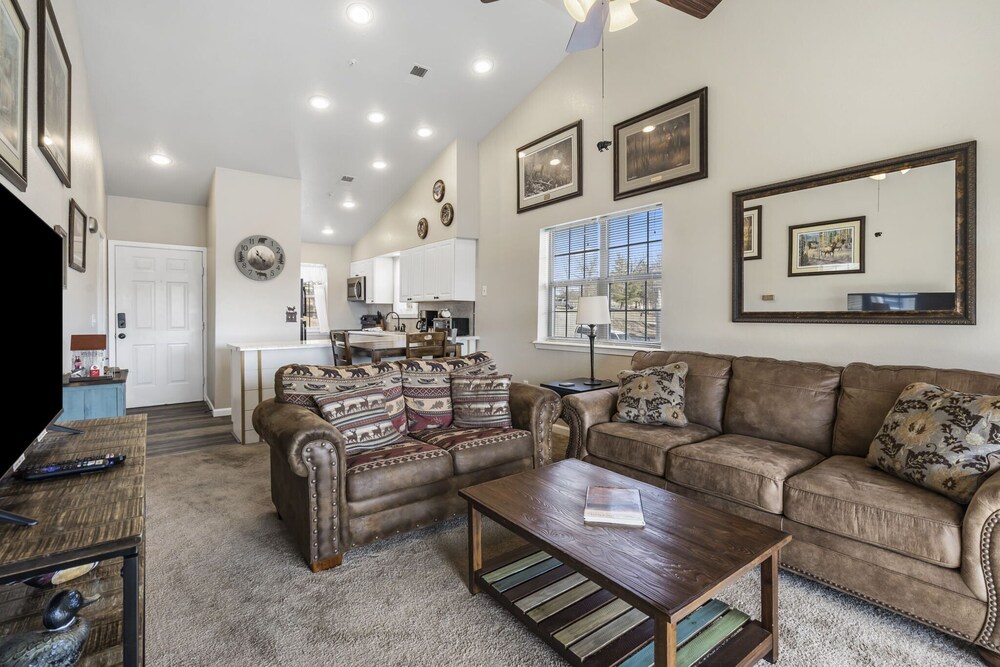 Suite Outlook Resort Amenities Penthouse Close to Downtown Updated - photo 12