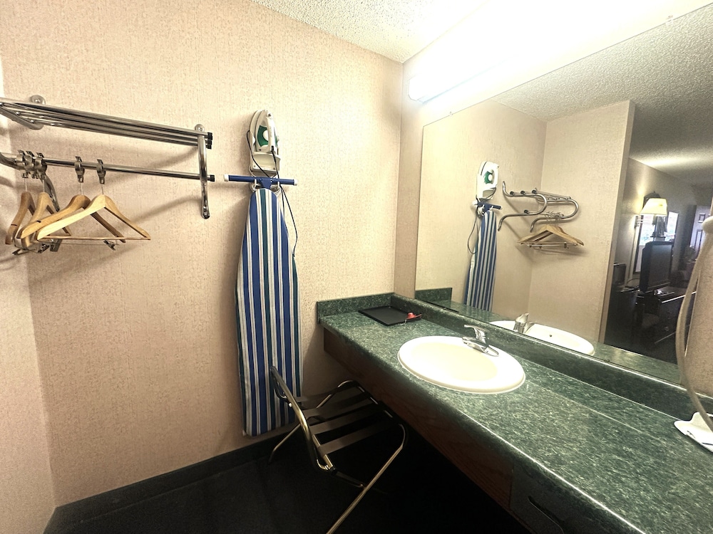 Oyo Hotel East Macon I 75 - photo 42
