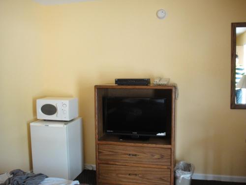 California Motel - photo 14