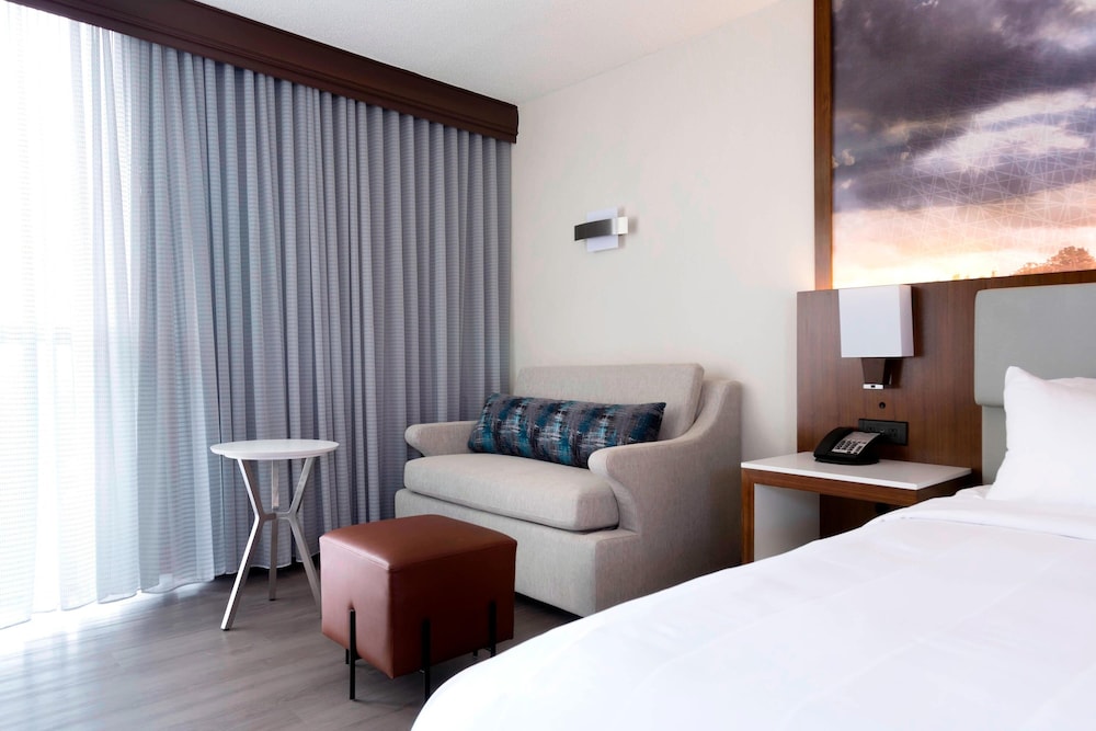 Marriott Greensboro Airport - photo 4