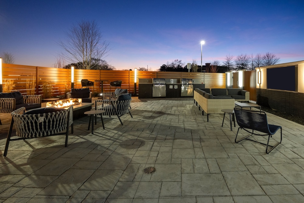 TownePlace Suites by Marriott Canton Riverstone Parkway - photo 35