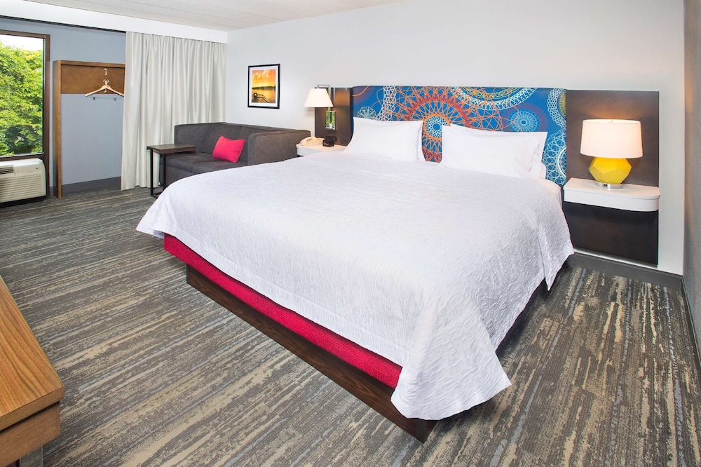 Hampton Inn & Suites Annapolis - photo 8
