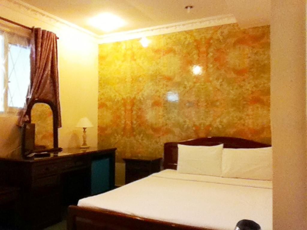 Khách Sạn Thiên Nhàn in Quan Bay, Vietnam