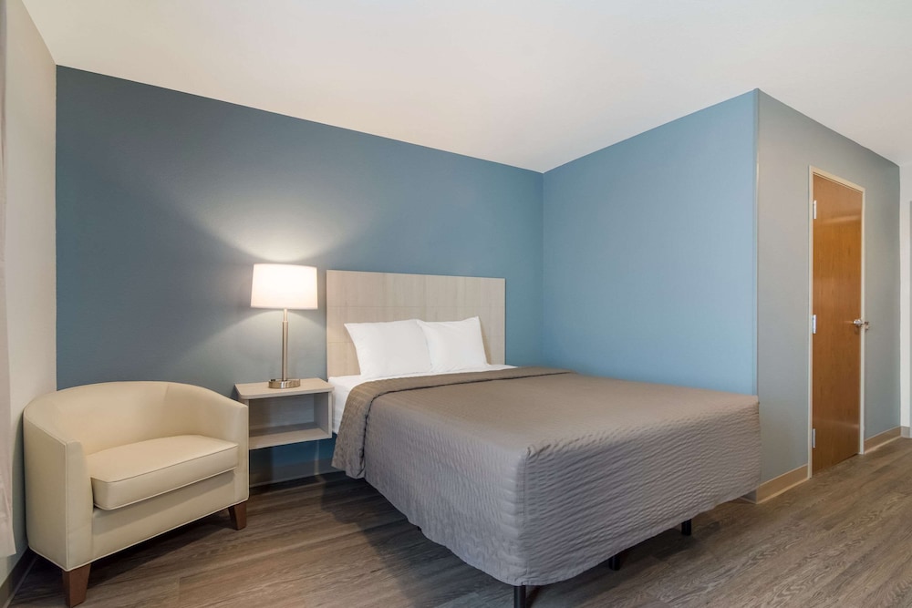 WoodSpring Suites Morrisville Raleigh Durham Airport - photo 7