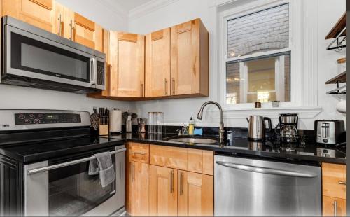 Entire Rowhome in Northwest Washington in Washington, United States