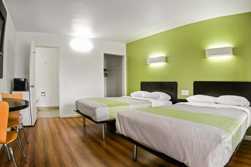 Motel 6 Visalia CA - photo 11