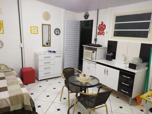 Pousada Flat Kitnet Mobiliada 25m2 De Conforto E Seguranca Perto De Tudo — Atibaia