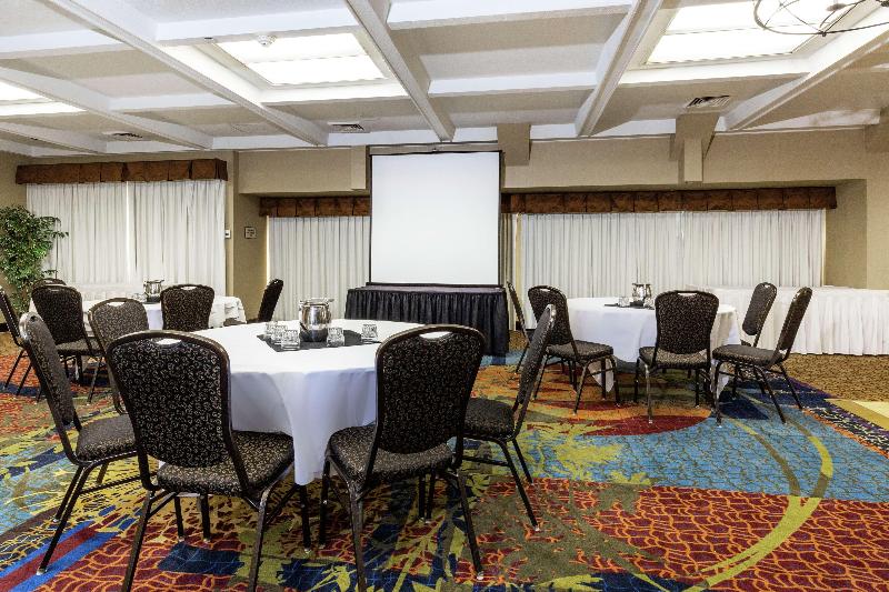 Embassy Suites by Hilton Kansas City Plaza - photo 58