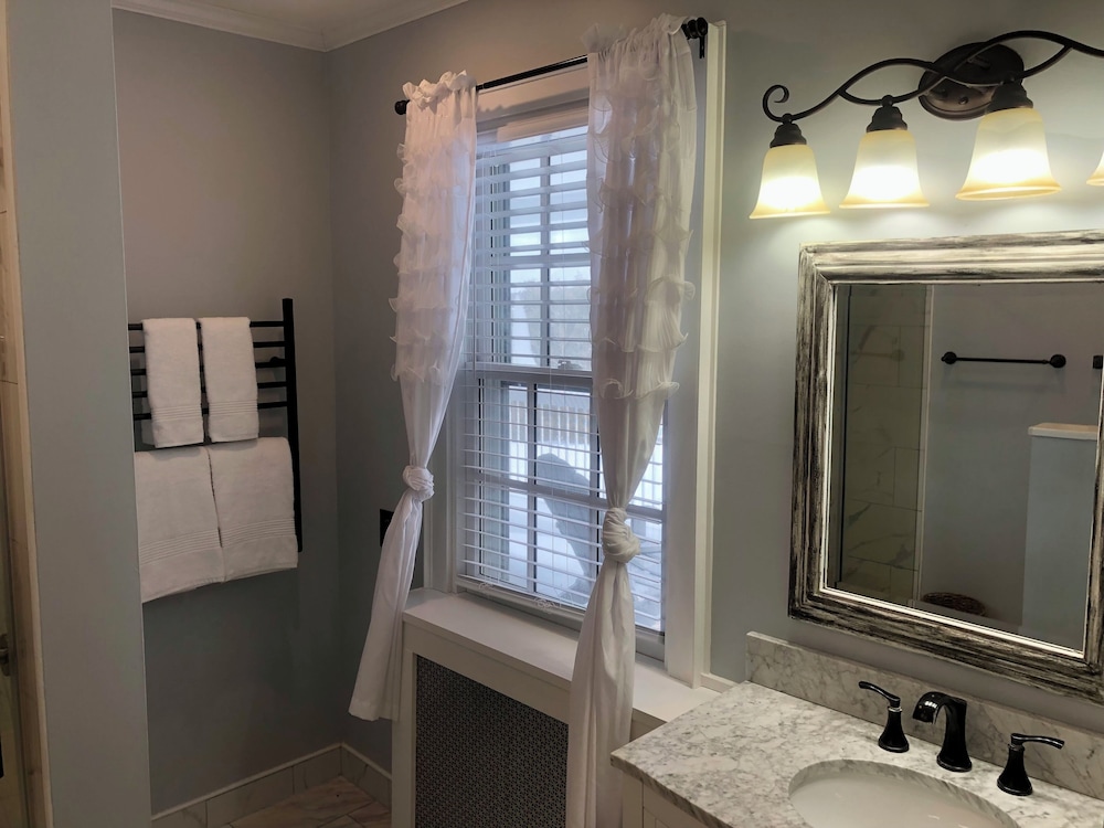 Valcour Inn & Boathouse - photo 54