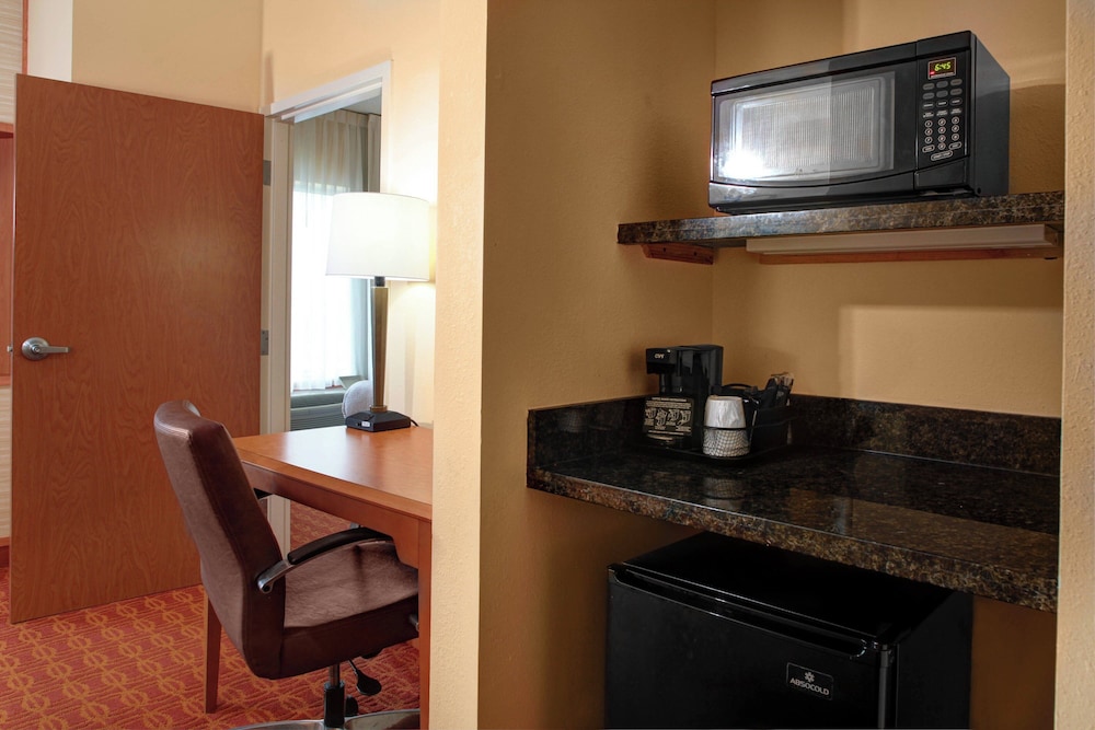 Fairfield Inn and Suites by Marriott Atlanta McDonough - photo 19