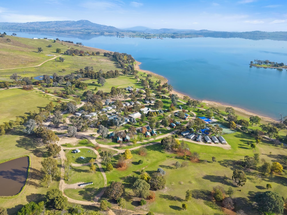 Lake Hume Holiday Park — 4-Star Luxury Hotel in Albury, Australia