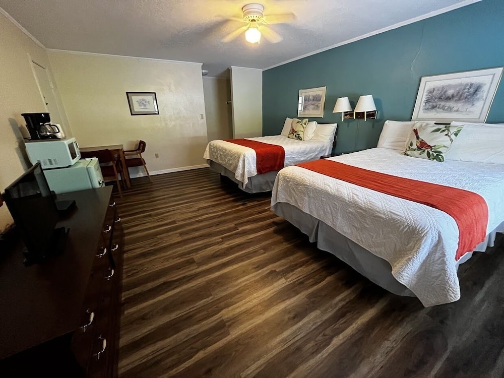 Meadowlark Motel with Restaurant & Bar - photo 21
