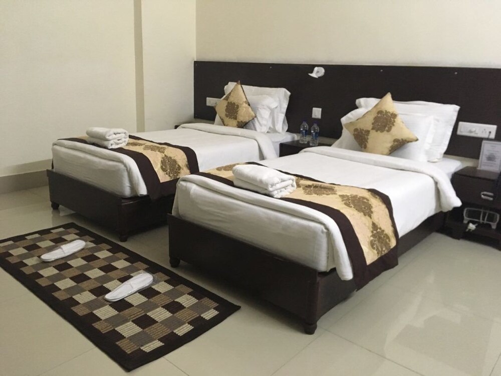 Hotel Om Residency — Padrauna — photo 3