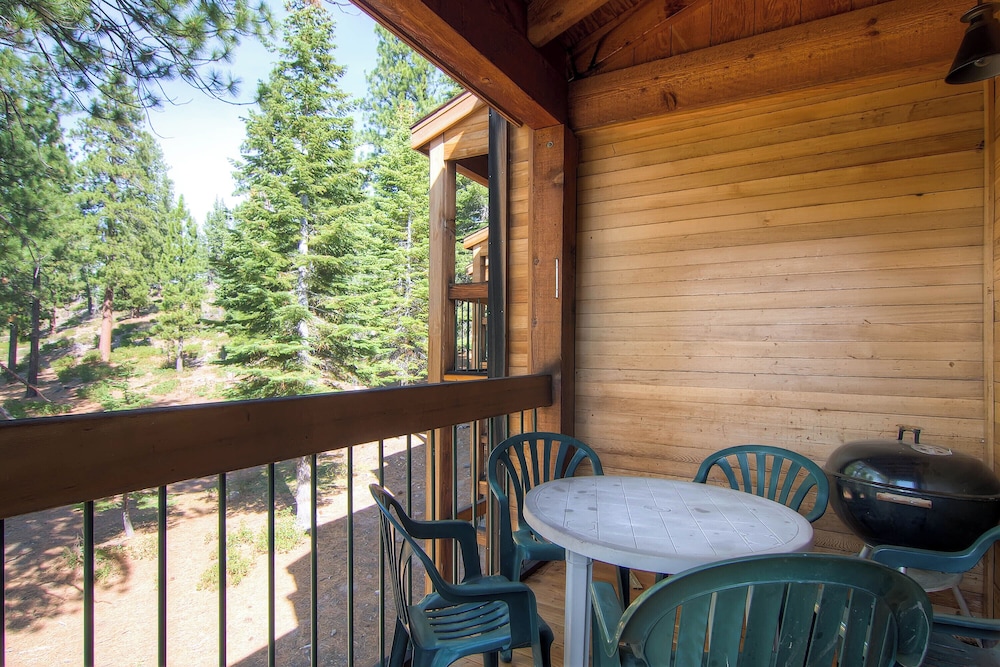 Less Than 1 Mile to Northstar Resort Getaway with Balconies - photo 21