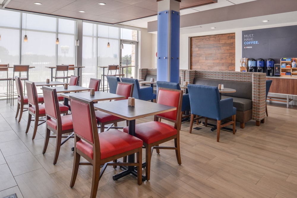 Holiday Inn Express Early by IHG - photo 33