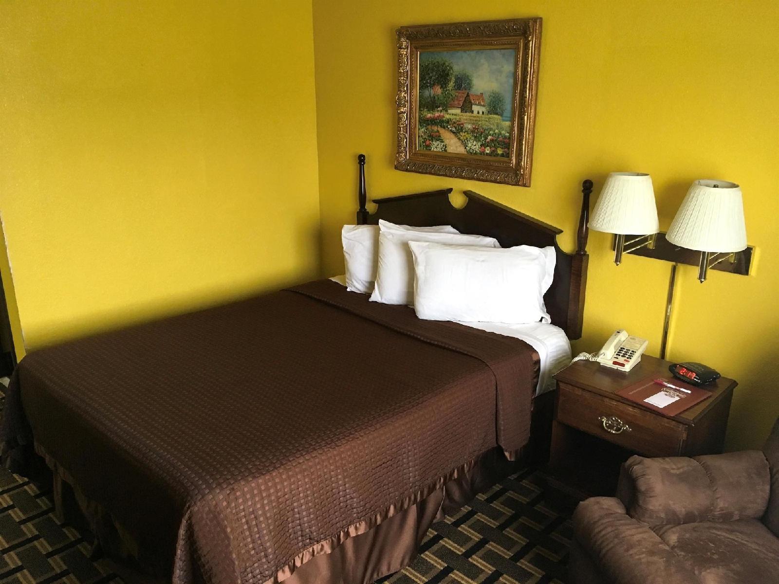 Country Hearth Inn & Suites Bowling Green - photo 6