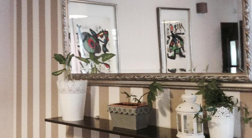 Hostal El Caseron 6136649 — Santa Marta De Tormes