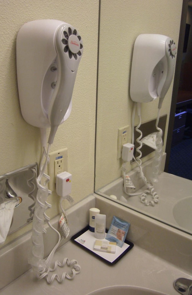 Stay Beyond Inn & Suites - photo 14