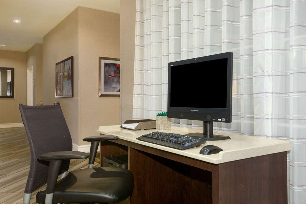 La Quinta Inn & Suites by Wyndham St. Louis Westport - photo 61