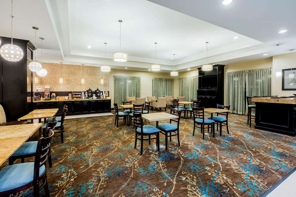 La Quinta Inn & Suites by Wyndham Marshall - photo 34