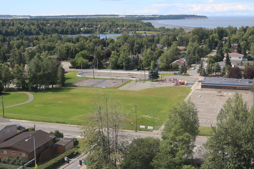 Inlet Tower Hotel & Suites - photo 44
