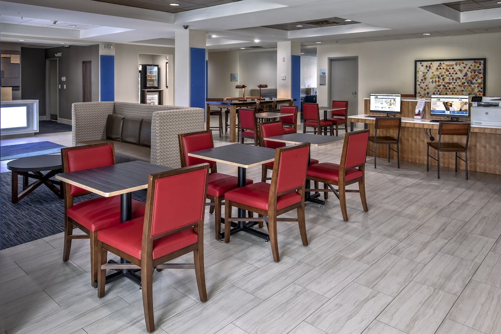 Holiday Inn Express & Suites Smyrna - photo 22