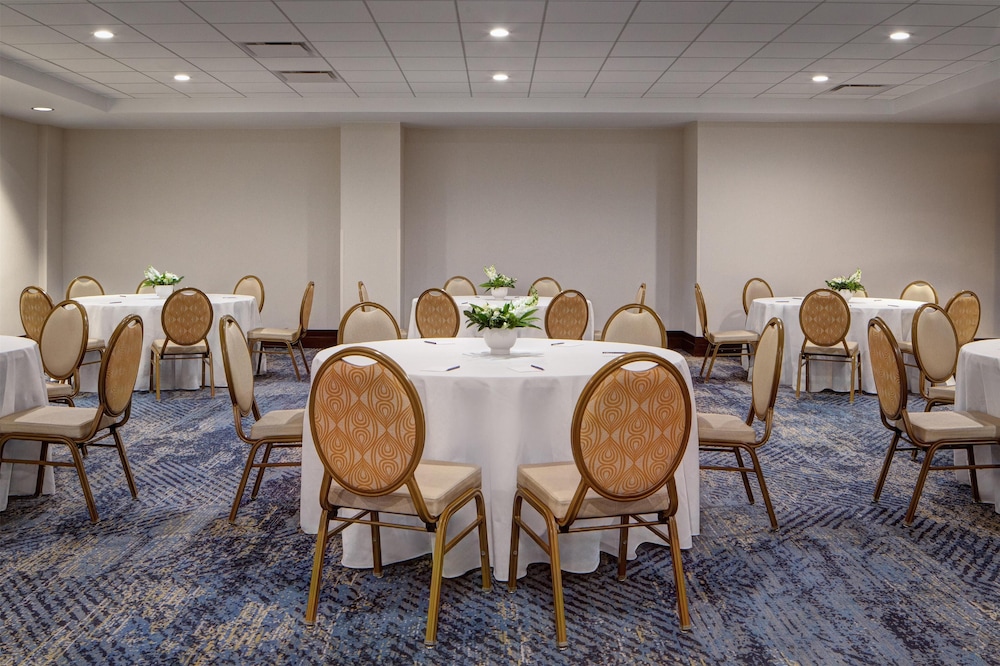 Amway Grand Plaza Curio Collection by Hilton - photo 100