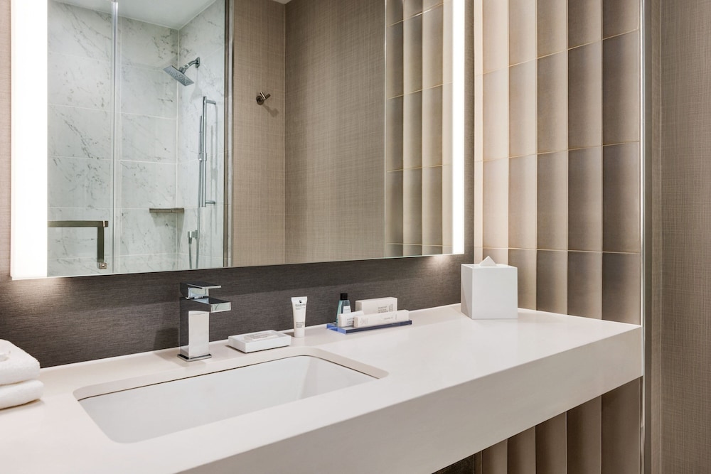 Marriott New York JFK Airport - photo 13