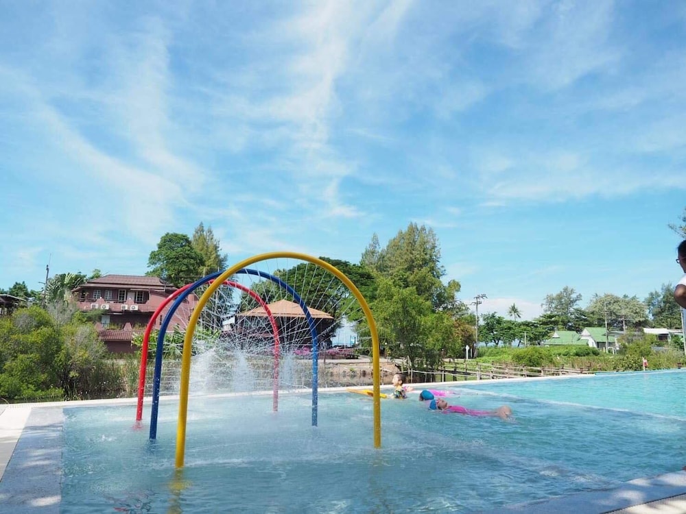 Baan Imm Sook Resort in Tha Mai, Thailand