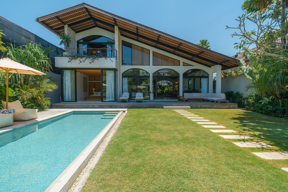 Casa Donilo — 4-Star Luxury Hotel in Canggu, Indonesia