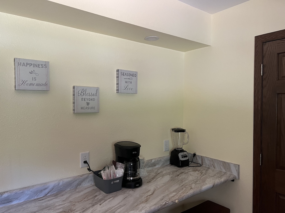 All Star Inn & Suites - photo 250