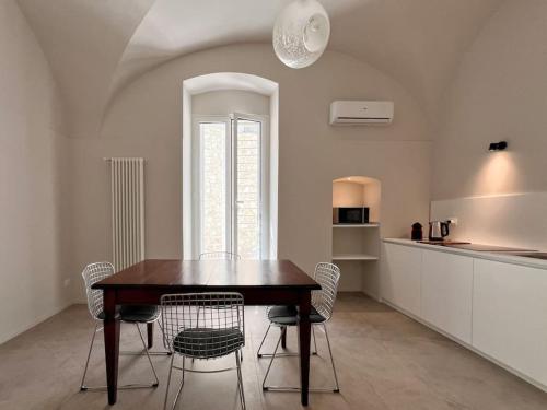 Casa Marmitta Charming Apartment in Downtown Bari — 4-Star Luxury Hotel in Bari, Italy
