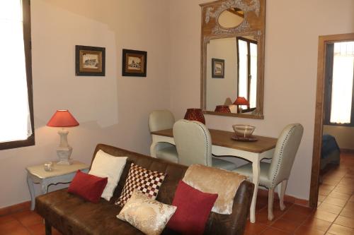 Apartamentos Coliseo Living Toledo — 4-Star Luxury Hotel in Toledo, Spain
