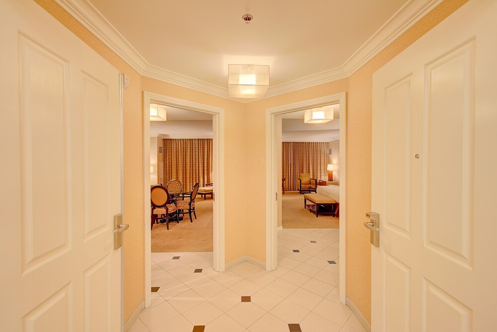 ABZ Signature Suites - photo 14