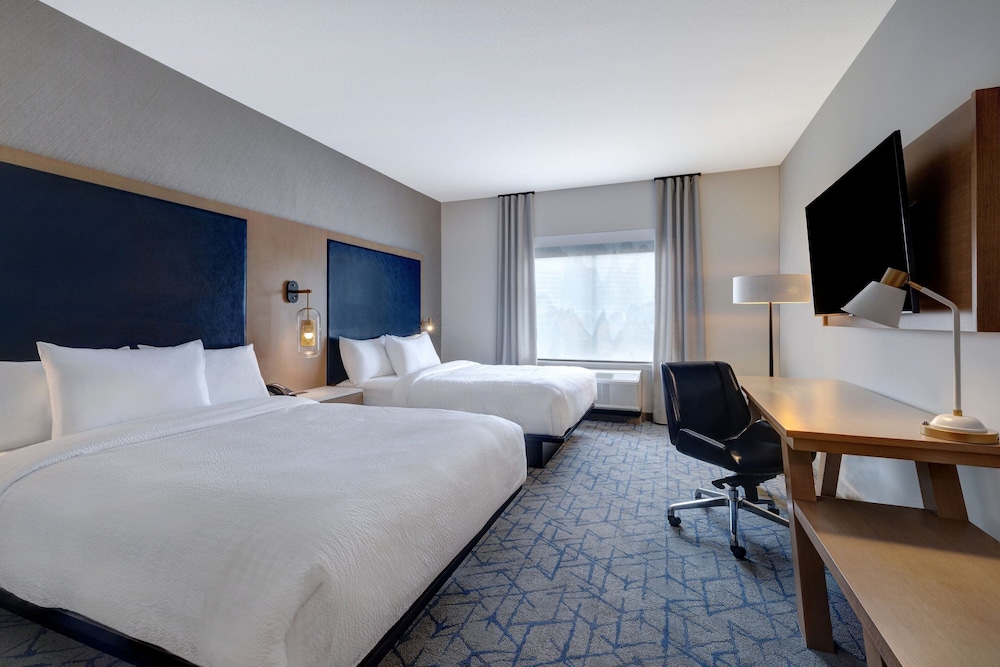 Fairfield Inn & Suites By Marriott Minneapolis Downtown - photo 22