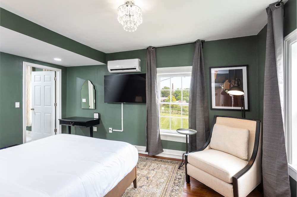 The Legacy Inn - photo 14