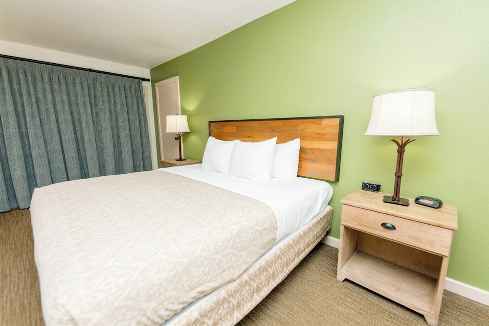 Brown County Inn - photo 12