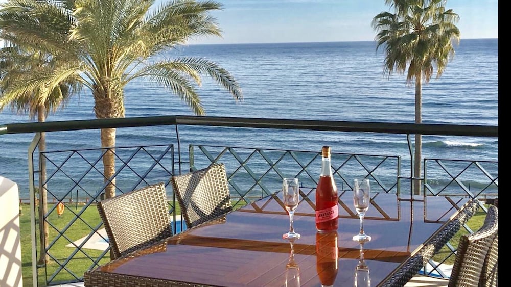 MI CAPRICHO C16 Luxury apartment on the beachfront — 4-Star Luxury Hotel in Mijas, Spain
