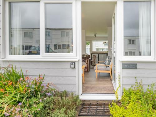 2 Bed in Pembroke FB101 in Pembroke, United Kingdom